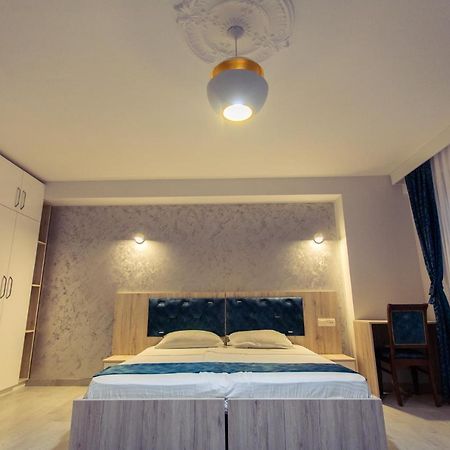City Hotel Ferizaj Exterior photo