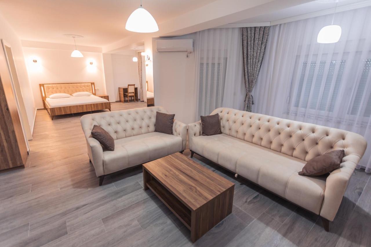 City Hotel Ferizaj Exterior photo